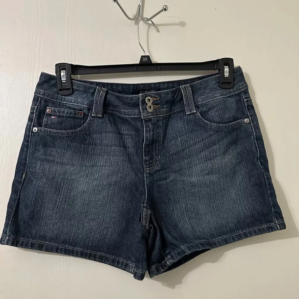 Tommy Hilfiger Shorts Size 8